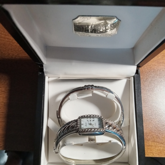 Lexington vintage ladies stainless watch and bracelet set in box - Picture 5 of 7